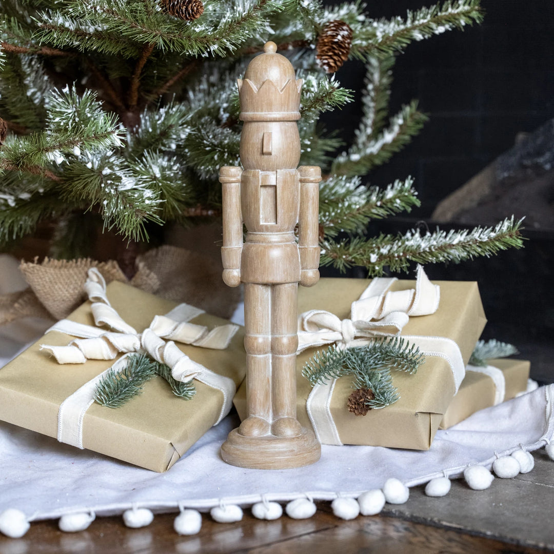 TABLETOP NUTCRACKER