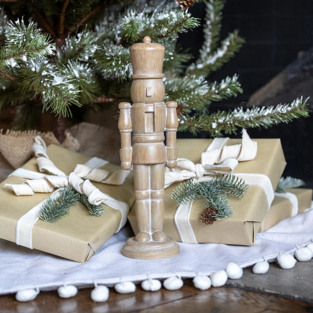 TABLETOP NUTCRACKER