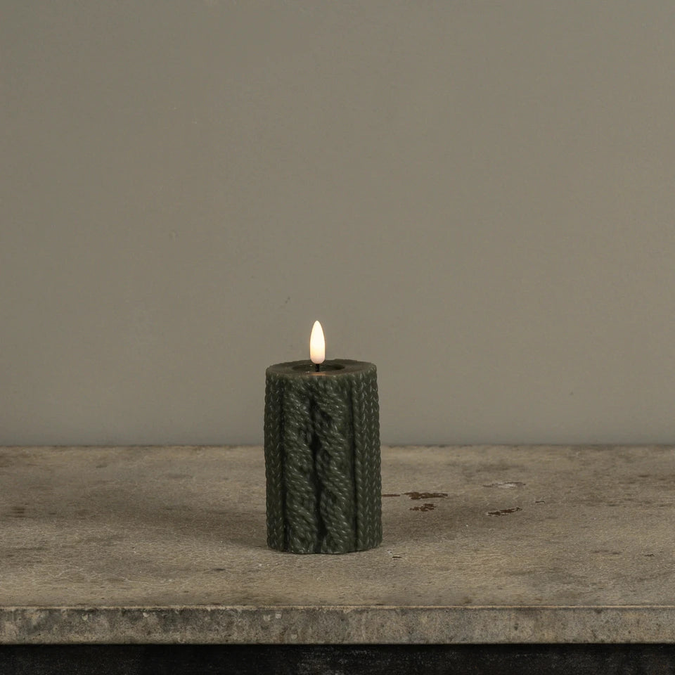 4" DARK GREEN SWEATER 3D FLAME CANDLE