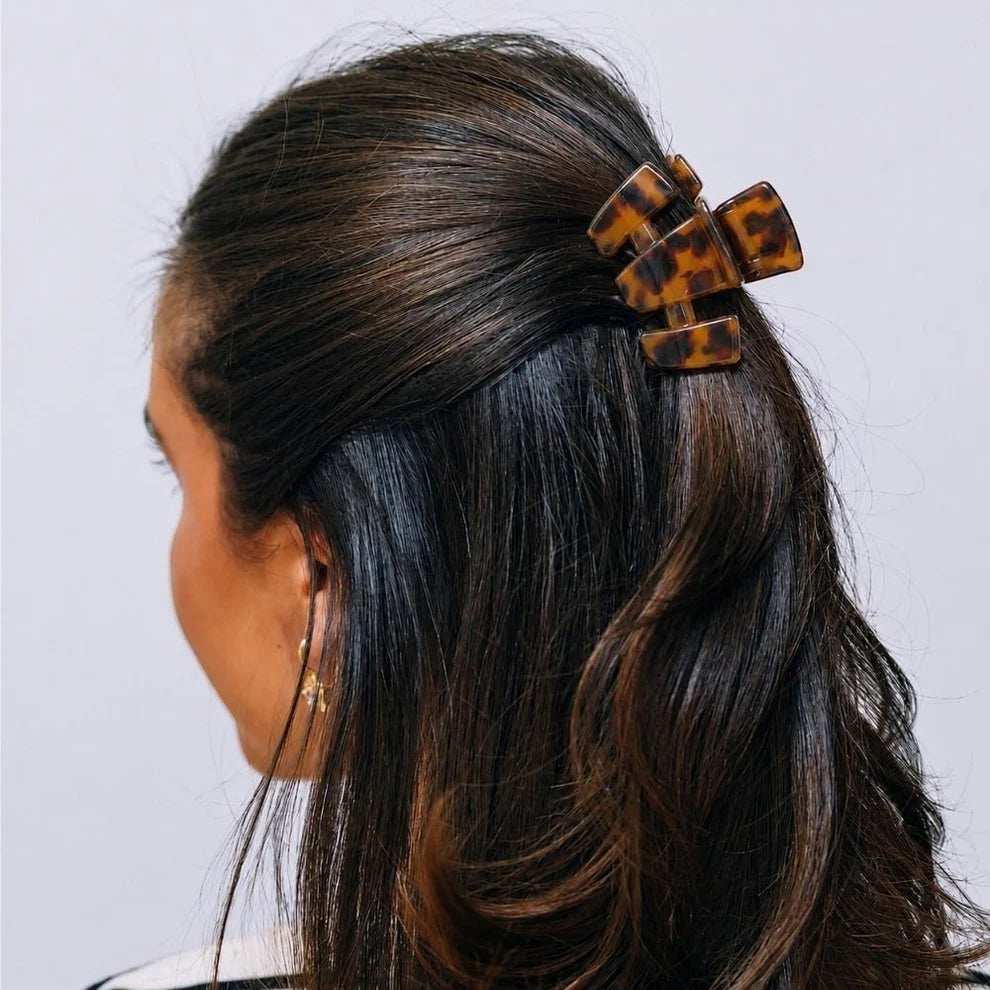 Classic Tortoise Petite Claw Clip